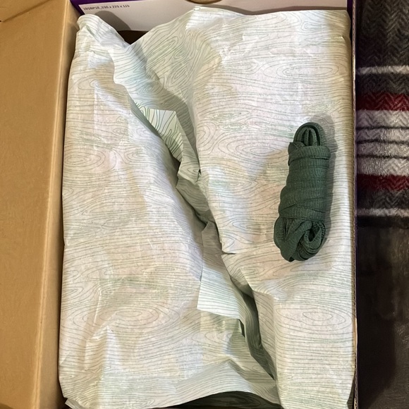 Nike SB dunk low 
Burnt Sunrise/Vintage Green
Size:10 - Picture 3 of 6